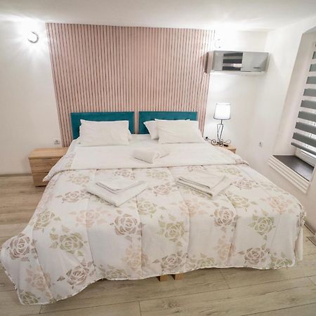 Apartmani Aleksandra U Centru Grada Крагуевац Экстерьер фото