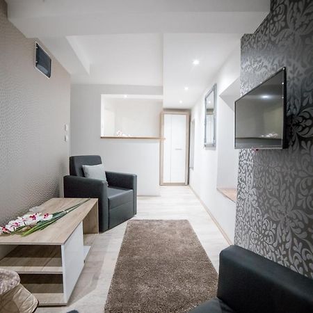 Apartmani Aleksandra U Centru Grada Крагуевац Экстерьер фото