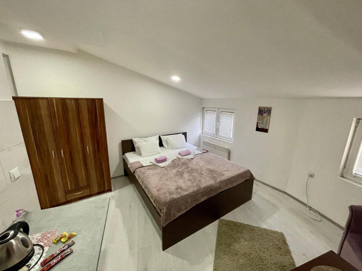 Apartmani Aleksandra U Centru Grada Крагуевац Экстерьер фото