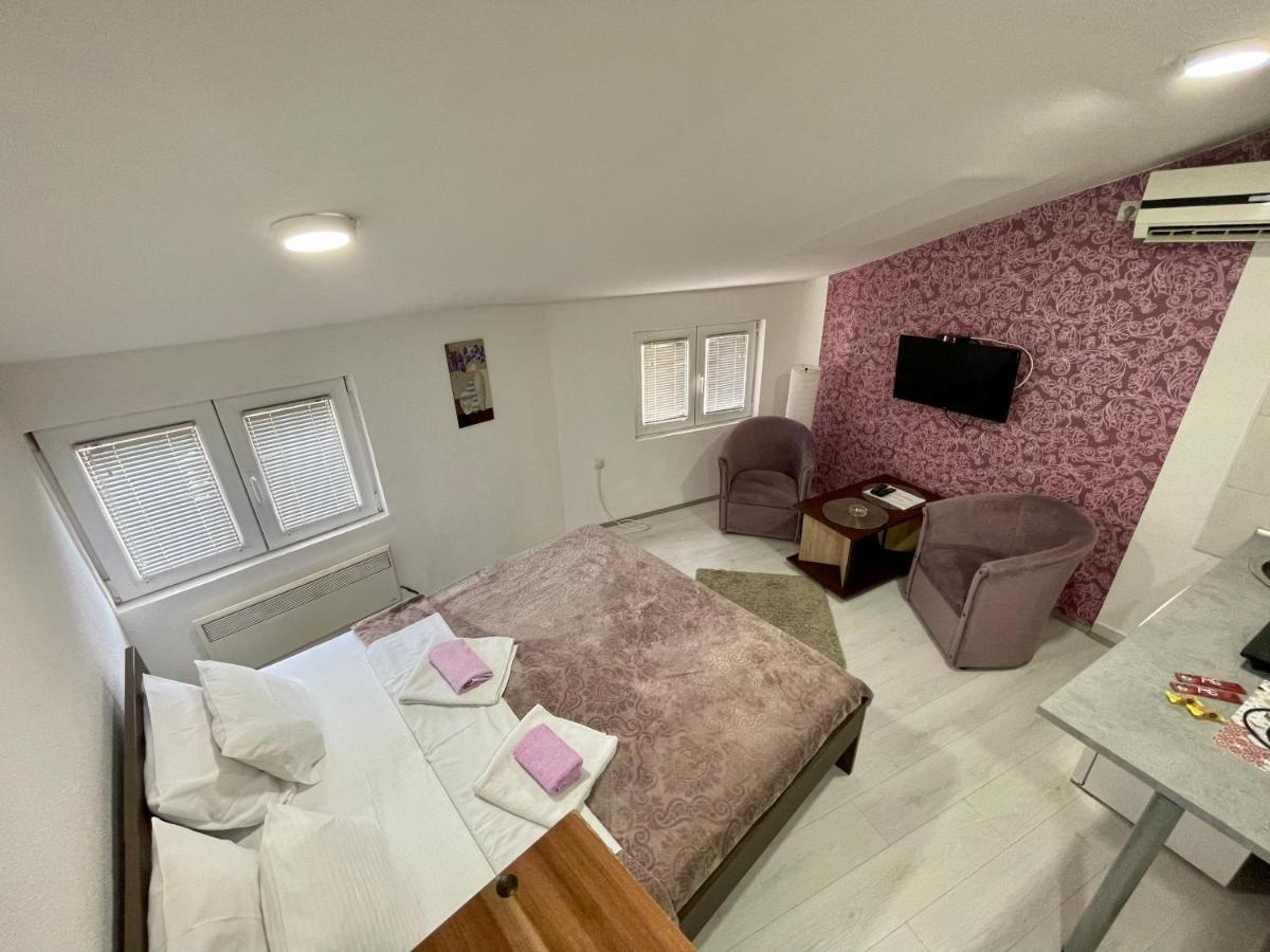 Apartmani Aleksandra U Centru Grada Крагуевац Экстерьер фото