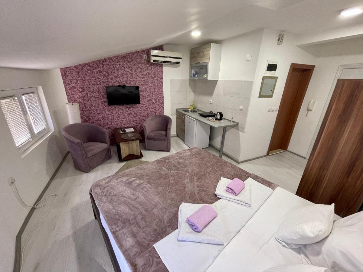 Apartmani Aleksandra U Centru Grada Крагуевац Экстерьер фото