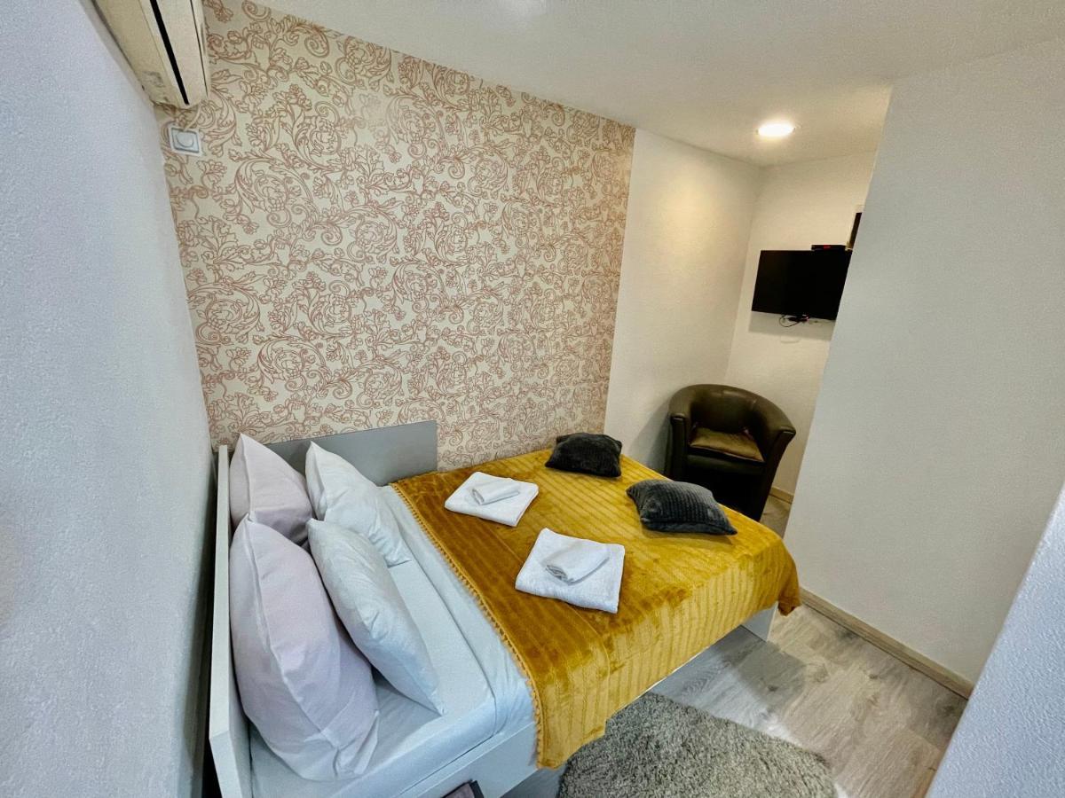 Apartmani Aleksandra U Centru Grada Крагуевац Экстерьер фото