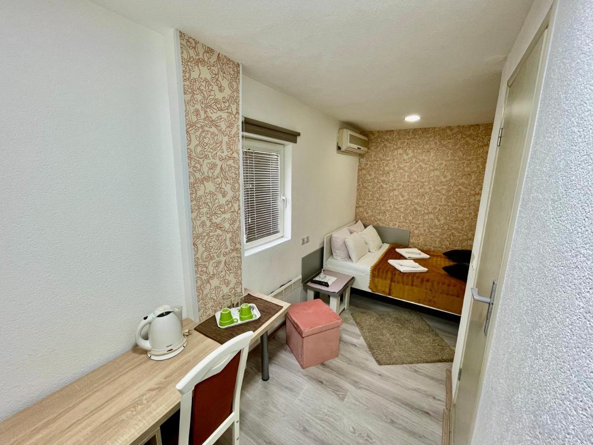 Apartmani Aleksandra U Centru Grada Крагуевац Экстерьер фото