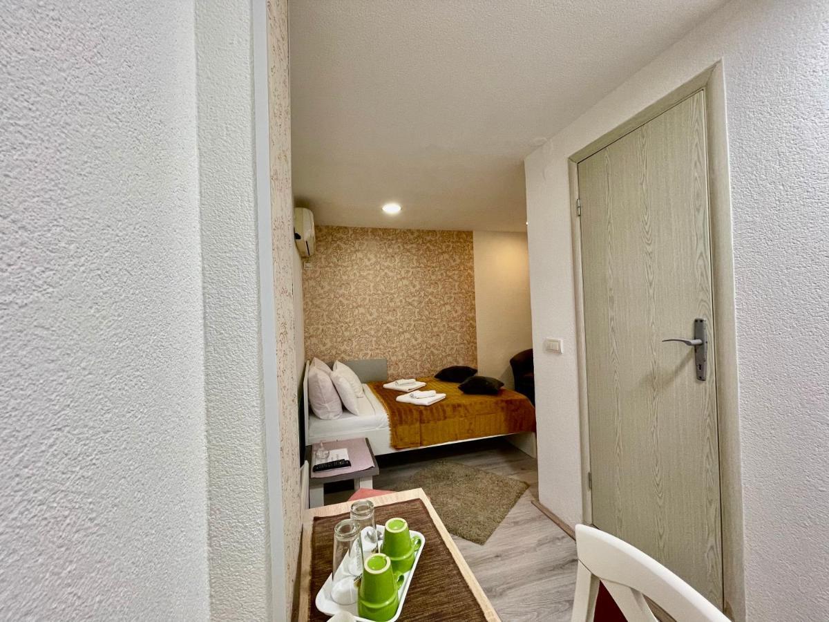 Apartmani Aleksandra U Centru Grada Крагуевац Экстерьер фото