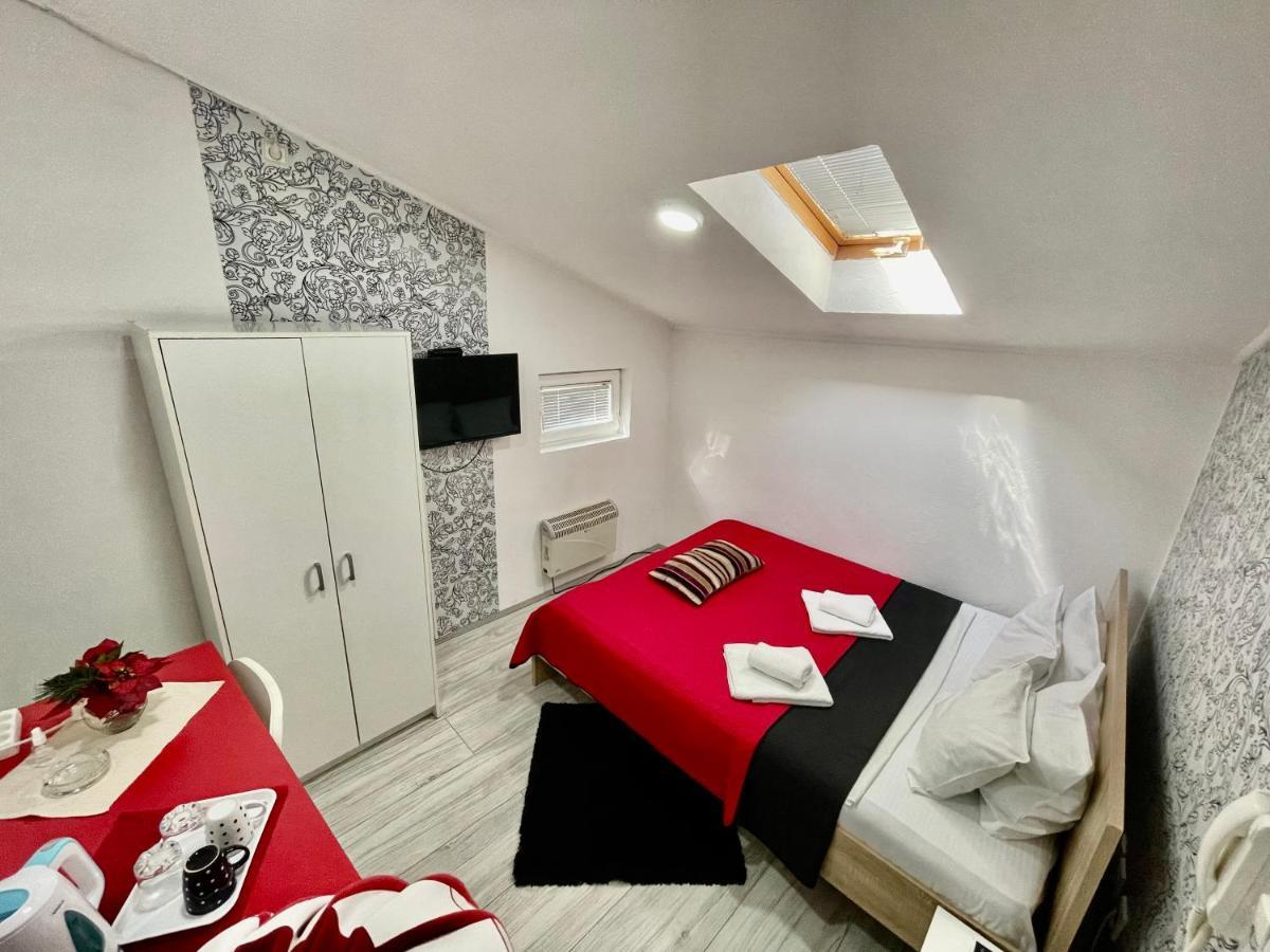 Apartmani Aleksandra U Centru Grada Крагуевац Экстерьер фото