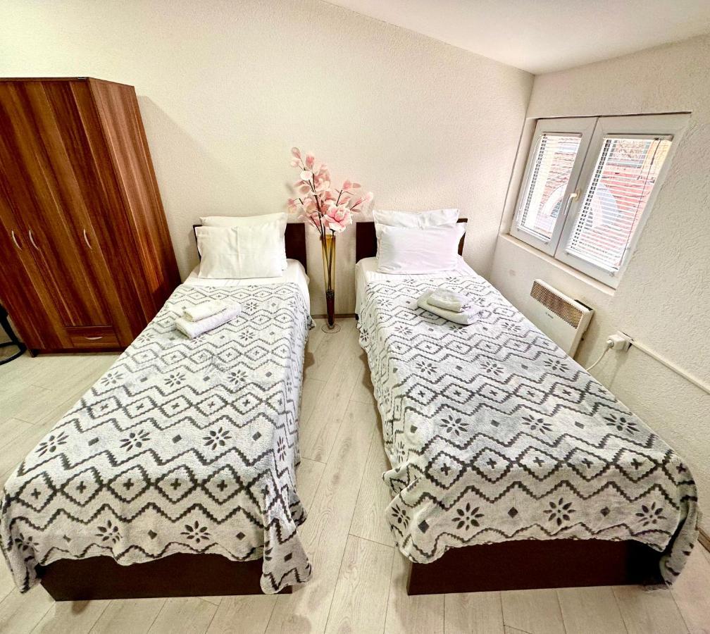 Apartmani Aleksandra U Centru Grada Крагуевац Экстерьер фото