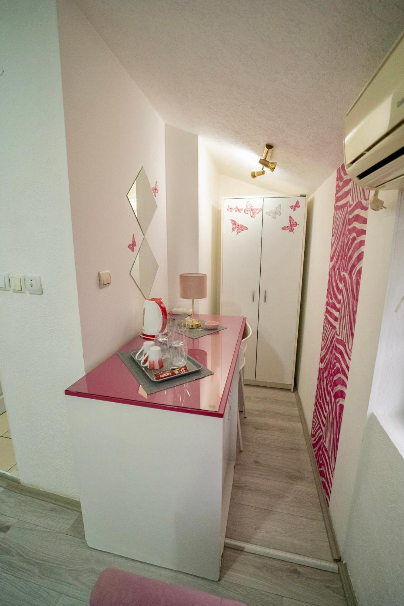 Apartmani Aleksandra U Centru Grada Крагуевац Экстерьер фото