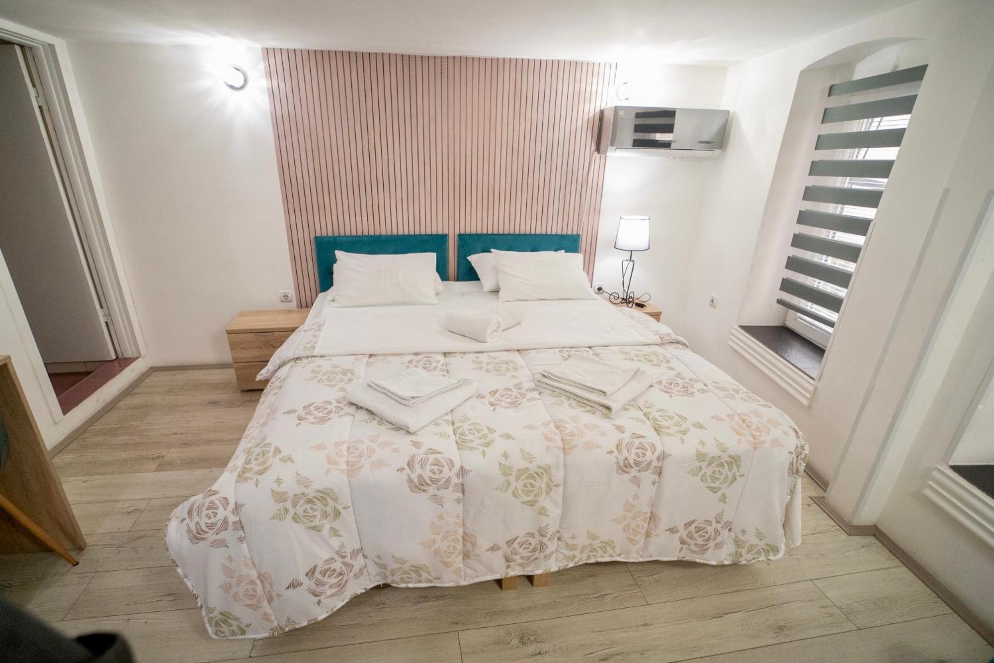 Apartmani Aleksandra U Centru Grada Крагуевац Экстерьер фото