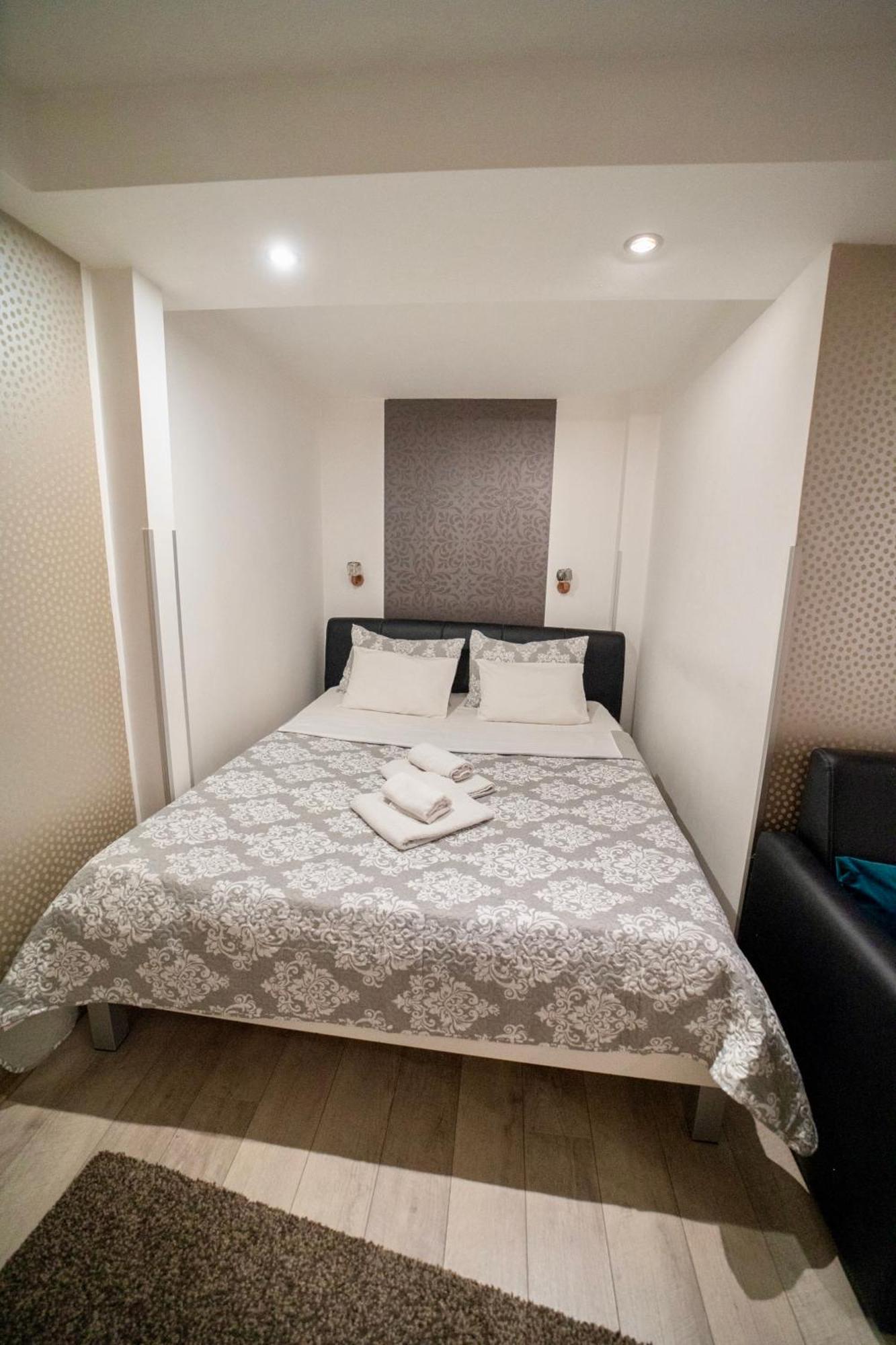 Apartmani Aleksandra U Centru Grada Крагуевац Экстерьер фото