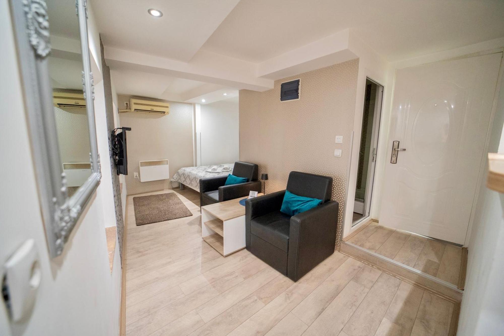 Apartmani Aleksandra U Centru Grada Крагуевац Экстерьер фото