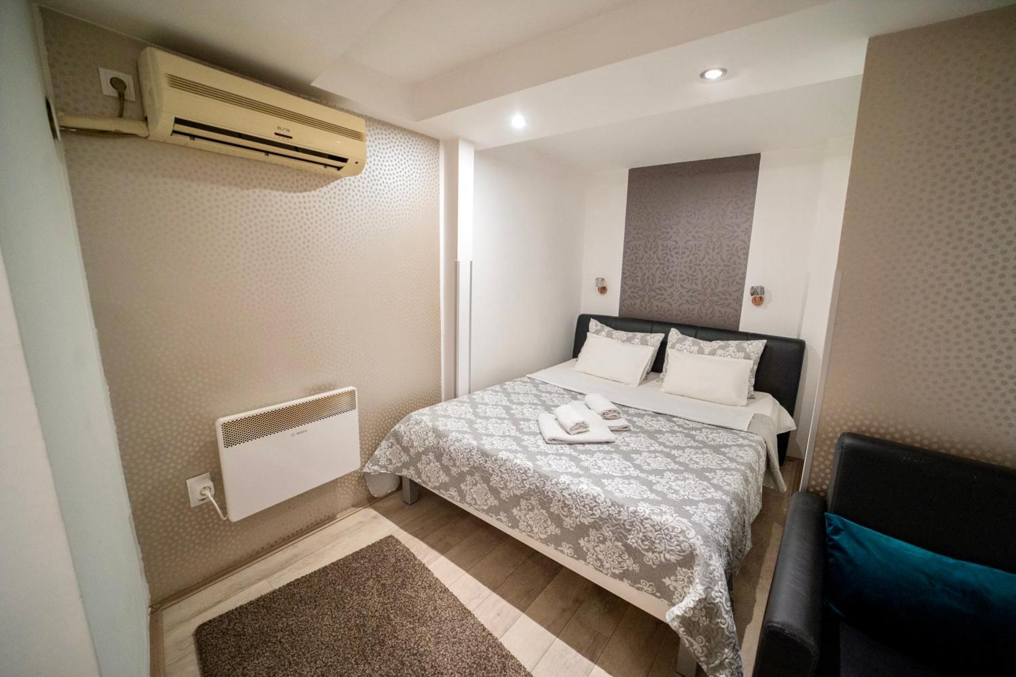 Apartmani Aleksandra U Centru Grada Крагуевац Экстерьер фото