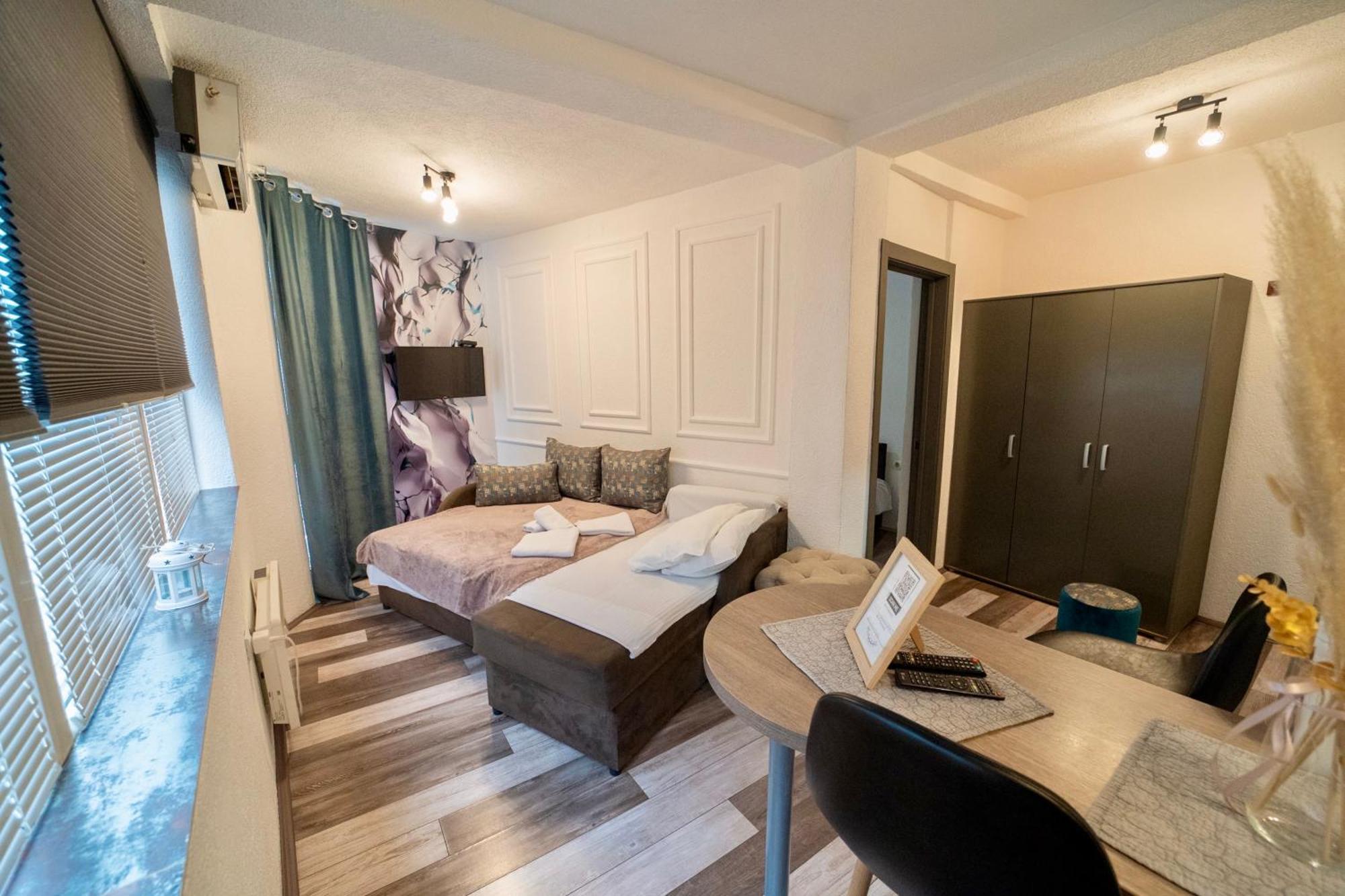 Apartmani Aleksandra U Centru Grada Крагуевац Экстерьер фото