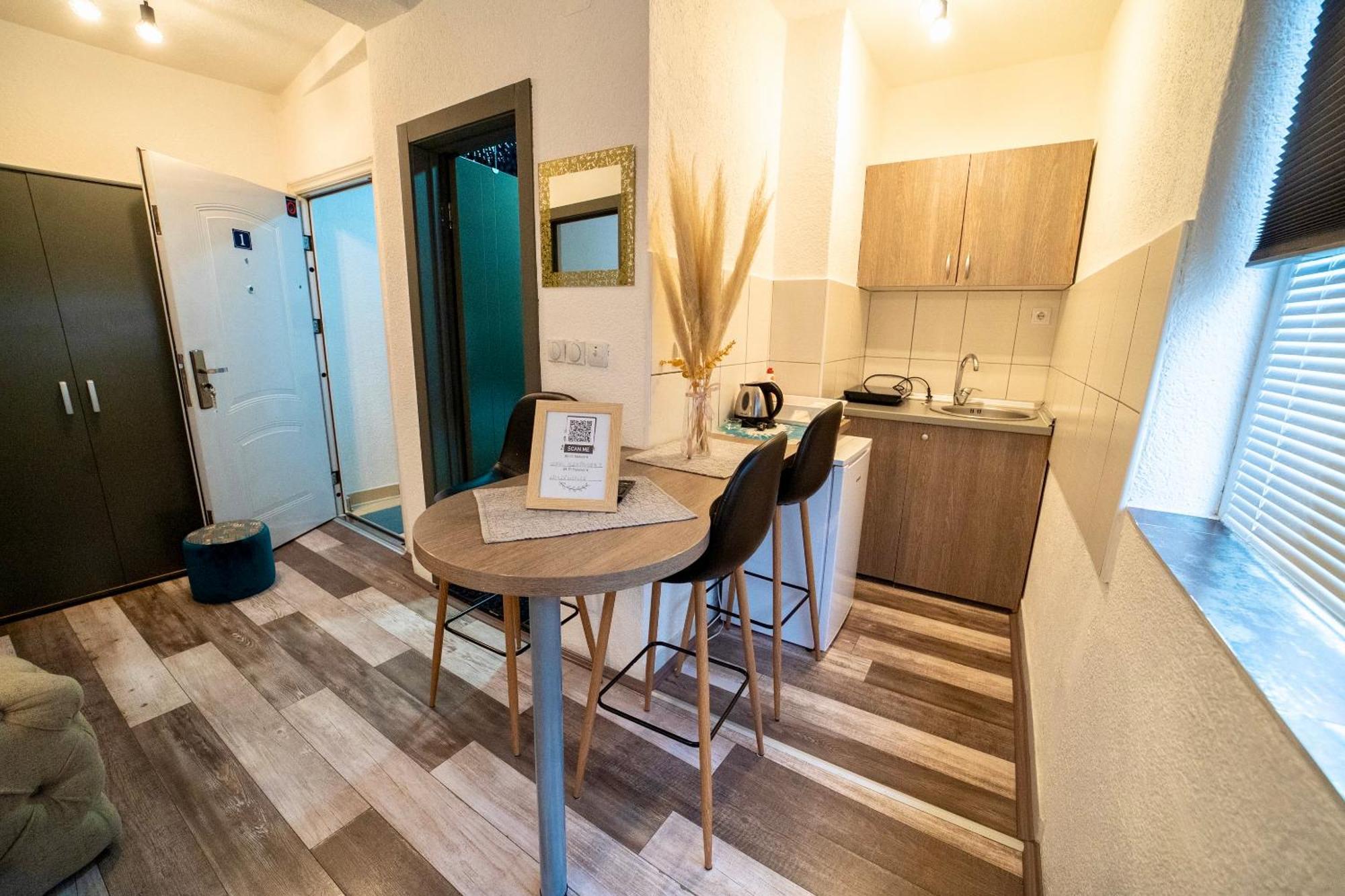 Apartmani Aleksandra U Centru Grada Крагуевац Экстерьер фото
