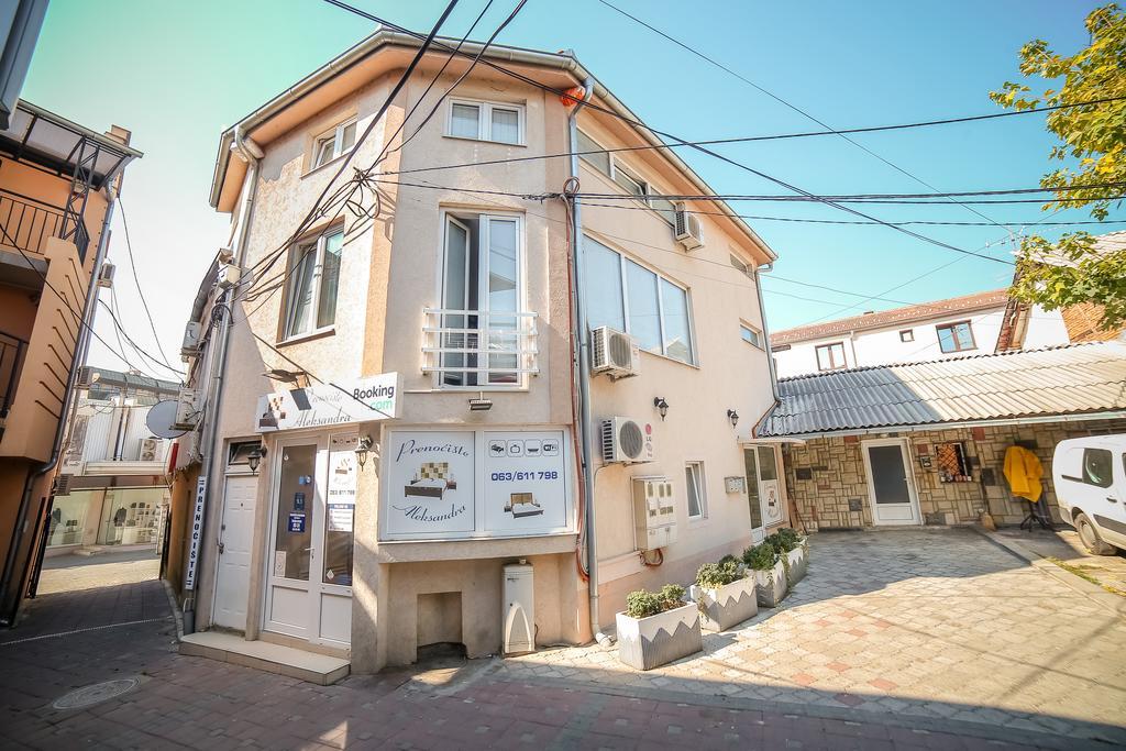 Apartmani Aleksandra U Centru Grada Крагуевац Экстерьер фото