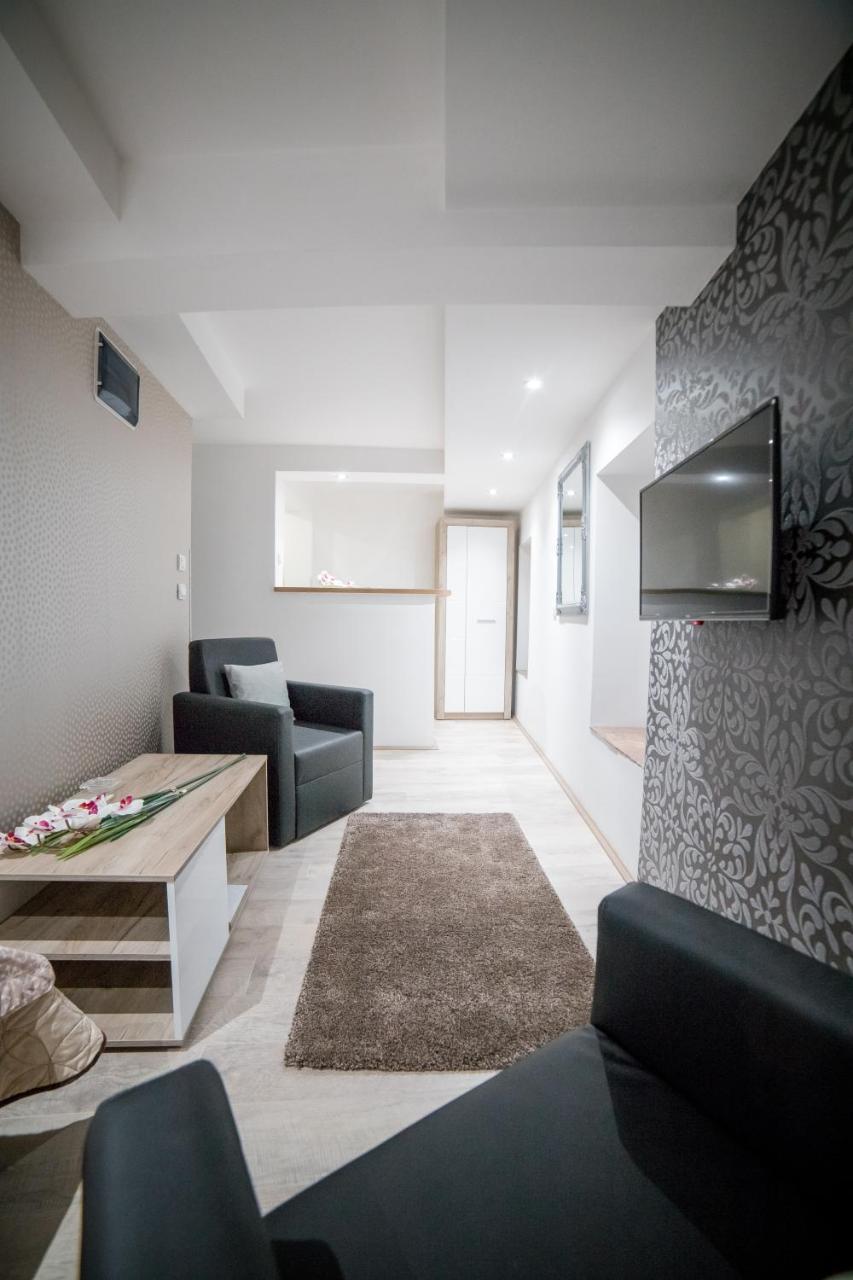 Apartmani Aleksandra U Centru Grada Крагуевац Экстерьер фото